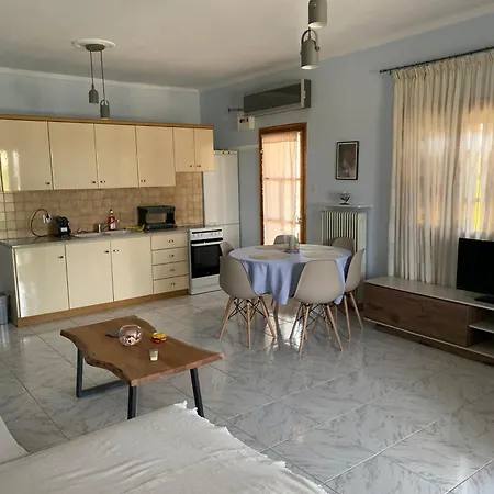 Apostolis Seaside Living *